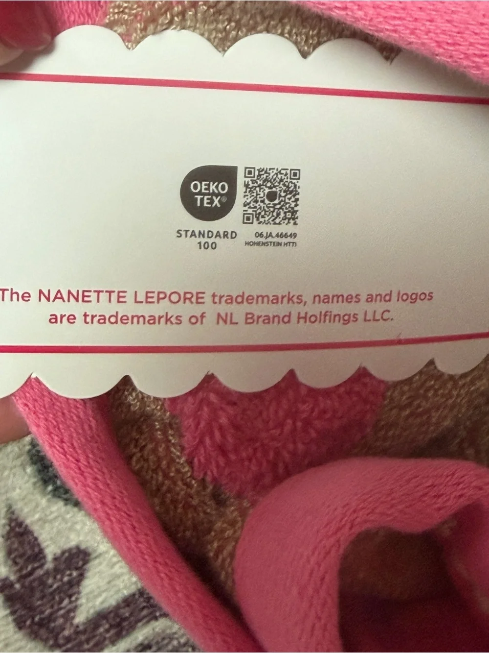 Nanette Lepore NWT Stunning Bold Pink & Gold Heart Accent Soft Plush Towel Set